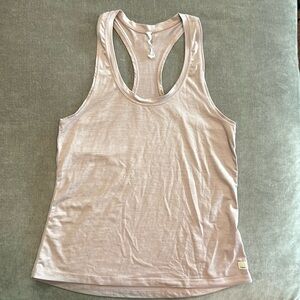 Vuori Lux Performance tank top - size large